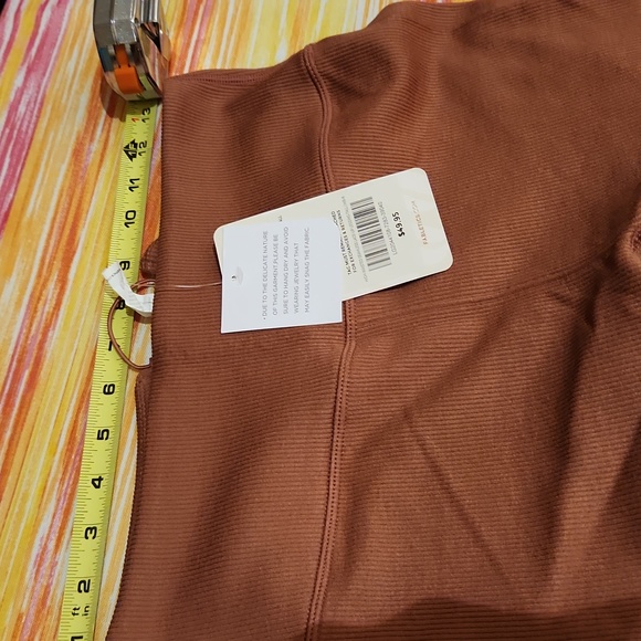 NWT CUTE FABLETICS LACE UP LEGGING - Picture 8 of 8